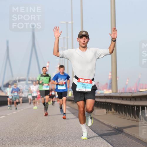 03.10.2026 - Köhlbrandbrückenlauf Jannik Wohlers http://msf.ph/oto/10710530 03.10.2026 09:44:48 Position 3 3845 meine-sportfotos.de