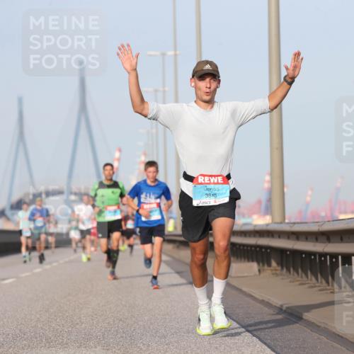 03.10.2026 - Köhlbrandbrückenlauf Jannik Wohlers http://msf.ph/oto/10710532 03.10.2026 09:44:48 Position 3 3845 meine-sportfotos.de