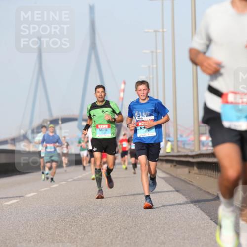 03.10.2026 - Köhlbrandbrückenlauf Jannik Wohlers http://msf.ph/oto/10710543 03.10.2026 09:44:49 Position 3 2048, 185 meine-sportfotos.de