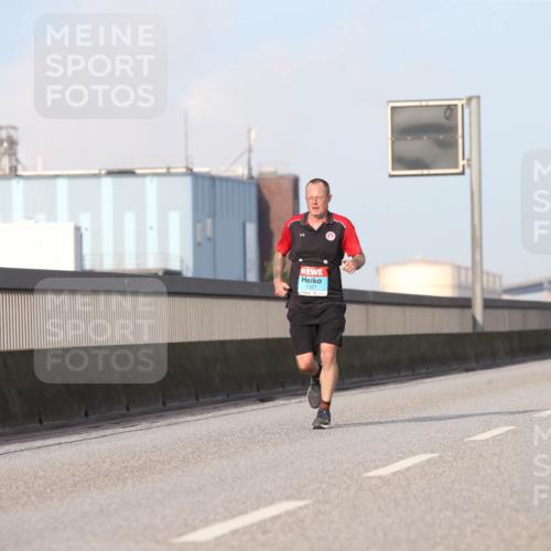 03.10.2026 - Köhlbrandbrückenlauf Jannik Wohlers http://msf.ph/oto/10710551 03.10.2026 09:44:50 Position 3  meine-sportfotos.de