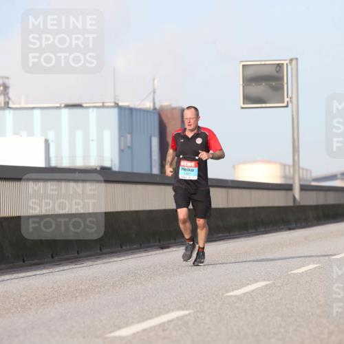 03.10.2026 - Köhlbrandbrückenlauf Jannik Wohlers http://msf.ph/oto/10710553 03.10.2026 09:44:50 Position 3 1327 meine-sportfotos.de