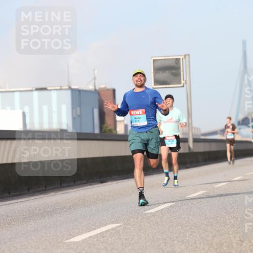 03.10.2026 - Köhlbrandbrückenlauf Jannik Wohlers http://msf.ph/oto/10710594 03.10.2026 09:44:58 Position 3 3787, 3837 meine-sportfotos.de