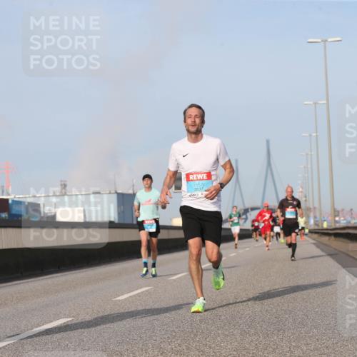 03.10.2026 - Köhlbrandbrückenlauf Jannik Wohlers http://msf.ph/oto/10710605 03.10.2026 09:45:02 Position 3 3787, 3837 meine-sportfotos.de