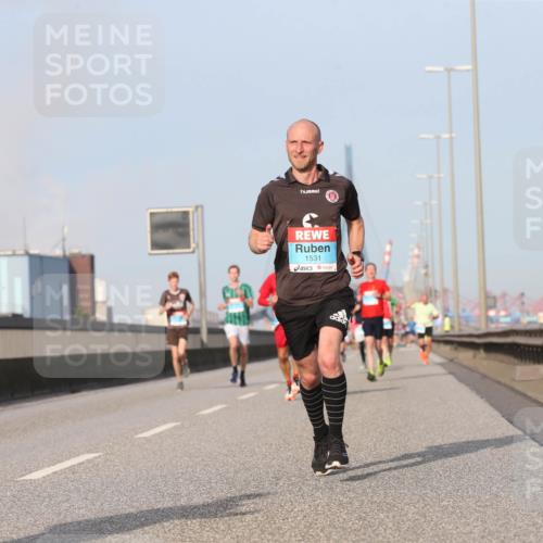 03.10.2026 - Köhlbrandbrückenlauf Jannik Wohlers http://msf.ph/oto/10710638 03.10.2026 09:45:06 Position 3 1531 meine-sportfotos.de