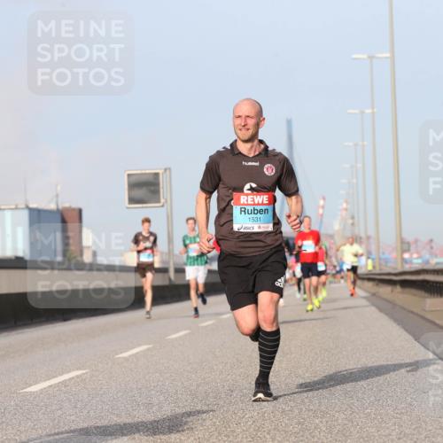 03.10.2026 - Köhlbrandbrückenlauf Jannik Wohlers http://msf.ph/oto/10710646 03.10.2026 09:45:06 Position 3 1531 meine-sportfotos.de