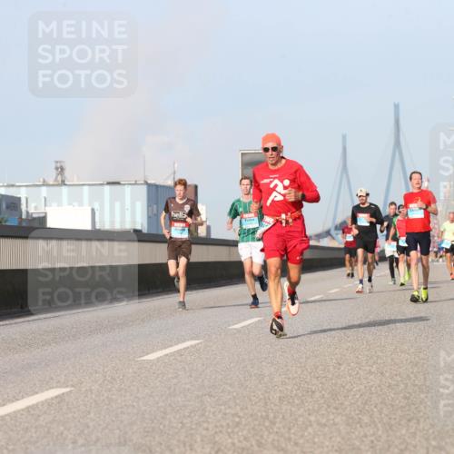 03.10.2026 - Köhlbrandbrückenlauf Jannik Wohlers http://msf.ph/oto/10710655 03.10.2026 09:45:09 Position 3  meine-sportfotos.de