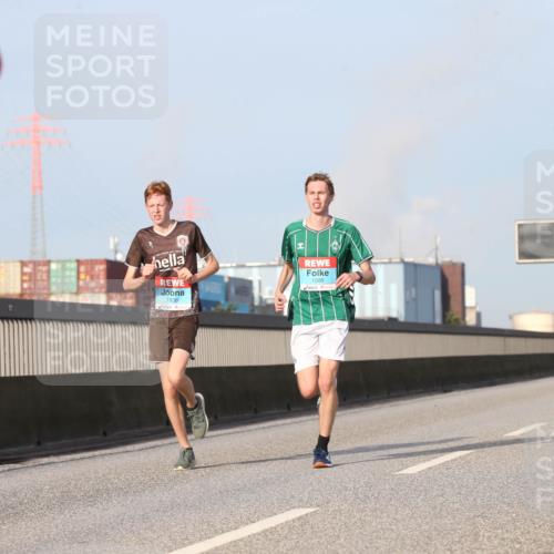 03.10.2026 - Köhlbrandbrückenlauf Jannik Wohlers http://msf.ph/oto/10710708 03.10.2026 09:45:12 Position 3 1936, 1588, 2223 meine-sportfotos.de