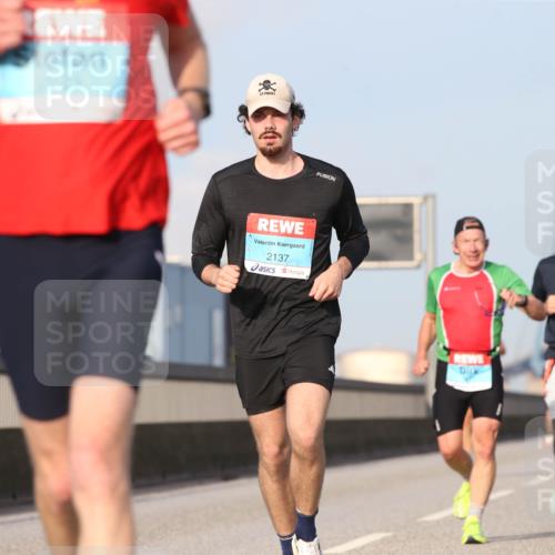 03.10.2026 - Köhlbrandbrückenlauf Jannik Wohlers http://msf.ph/oto/10710731 03.10.2026 09:45:14 Position 3 2137 meine-sportfotos.de