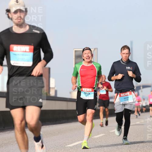03.10.2026 - Köhlbrandbrückenlauf Jannik Wohlers http://msf.ph/oto/10710739 03.10.2026 09:45:15 Position 3 1479, 3798 meine-sportfotos.de