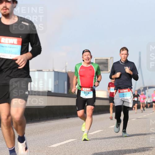 03.10.2026 - Köhlbrandbrückenlauf Jannik Wohlers http://msf.ph/oto/10710757 03.10.2026 09:45:16 Position 3 2137, 1479, 3798 meine-sportfotos.de