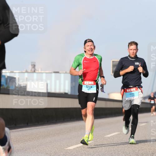 03.10.2026 - Köhlbrandbrückenlauf Jannik Wohlers http://msf.ph/oto/10710782 03.10.2026 09:45:16 Position 3 2137, 1479, 3798 meine-sportfotos.de