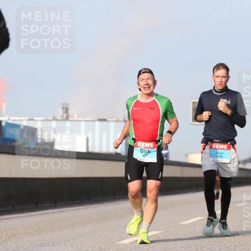 03.10.2026 - Köhlbrandbrückenlauf Jannik Wohlers http://msf.ph/oto/10710791 03.10.2026 09:45:17 Position 3 1479, 3798 meine-sportfotos.de