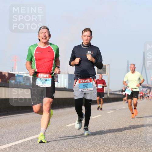 03.10.2026 - Köhlbrandbrückenlauf Jannik Wohlers http://msf.ph/oto/10710818 03.10.2026 09:45:18 Position 3 1479, 3798 meine-sportfotos.de
