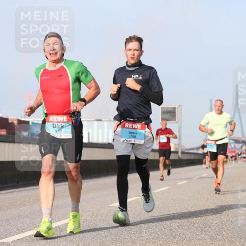 03.10.2026 - Köhlbrandbrückenlauf Jannik Wohlers http://msf.ph/oto/10710827 03.10.2026 09:45:18 Position 3 1479, 3798 meine-sportfotos.de