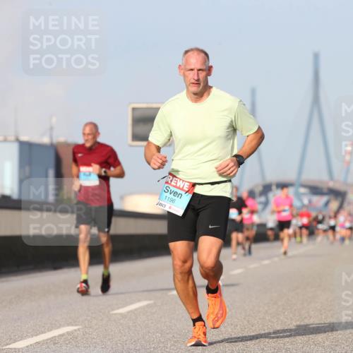 03.10.2026 - Köhlbrandbrückenlauf Jannik Wohlers http://msf.ph/oto/10710843 03.10.2026 09:45:19 Position 3 1196 meine-sportfotos.de