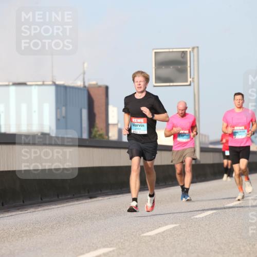 03.10.2026 - Köhlbrandbrückenlauf Jannik Wohlers http://msf.ph/oto/10710860 03.10.2026 09:45:26 Position 3 2044 meine-sportfotos.de