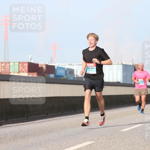 03.10.2026 - Köhlbrandbrückenlauf Jannik Wohlers http://msf.ph/oto/10710886 03.10.2026 09:45:29 Position 3 2044 meine-sportfotos.de