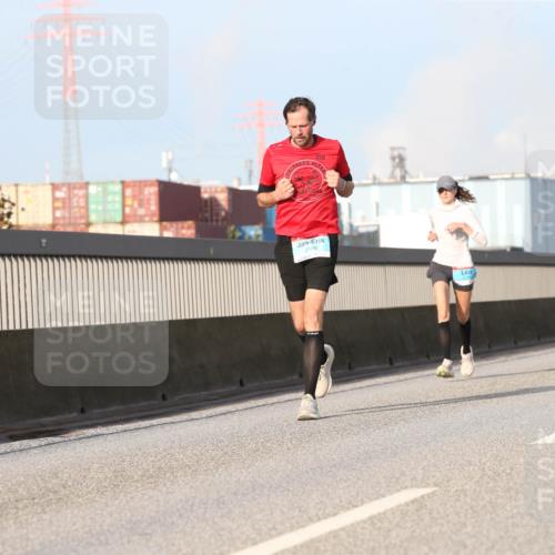 03.10.2026 - Köhlbrandbrückenlauf Jannik Wohlers http://msf.ph/oto/10710918 03.10.2026 09:45:42 Position 3 2198 meine-sportfotos.de