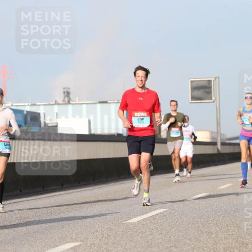 03.10.2026 - Köhlbrandbrückenlauf Jannik Wohlers http://msf.ph/oto/10710927 03.10.2026 09:45:44 Position 3 1234, 2670, 3770 meine-sportfotos.de