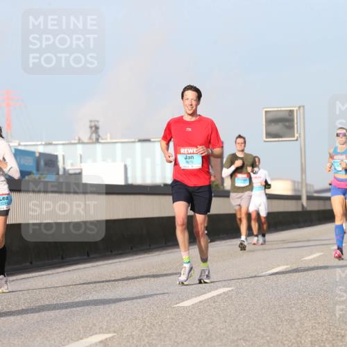 03.10.2026 - Köhlbrandbrückenlauf Jannik Wohlers http://msf.ph/oto/10710932 03.10.2026 09:45:44 Position 3 1234, 2670, 3770 meine-sportfotos.de