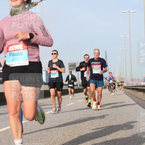 03.10.2026 - Köhlbrandbrückenlauf Jannik Wohlers http://msf.ph/oto/10710969 03.10.2026 09:45:49 Position 3 2322, 2211, 1952, 1427 meine-sportfotos.de