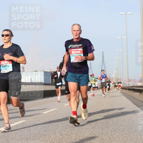 03.10.2026 - Köhlbrandbrückenlauf Jannik Wohlers http://msf.ph/oto/10710991 03.10.2026 09:45:50 Position 3 1475, 1952, 2015 meine-sportfotos.de