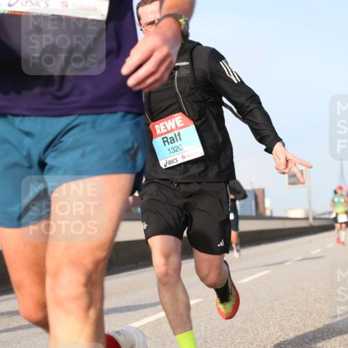 03.10.2026 - Köhlbrandbrückenlauf Jannik Wohlers http://msf.ph/oto/10711001 03.10.2026 09:45:52 Position 3 1320 meine-sportfotos.de