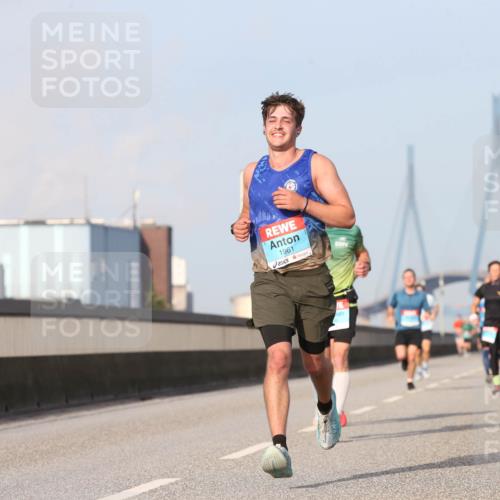 03.10.2026 - Köhlbrandbrückenlauf Jannik Wohlers http://msf.ph/oto/10711015 03.10.2026 09:45:54 Position 3 1961 meine-sportfotos.de