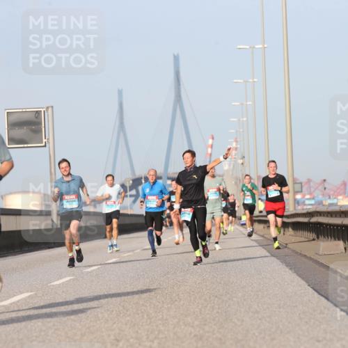 03.10.2026 - Köhlbrandbrückenlauf Jannik Wohlers http://msf.ph/oto/10711046 03.10.2026 09:45:57 Position 3 1371 meine-sportfotos.de