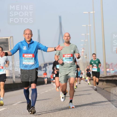 03.10.2026 - Köhlbrandbrückenlauf Jannik Wohlers http://msf.ph/oto/10711104 03.10.2026 09:46:04 Position 3 1703, 2222, 2049, 2164 meine-sportfotos.de