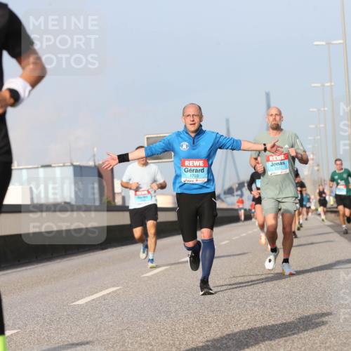 03.10.2026 - Köhlbrandbrückenlauf Jannik Wohlers http://msf.ph/oto/10711111 03.10.2026 09:46:05 Position 3 1102, 1703, 2222, 2049 meine-sportfotos.de