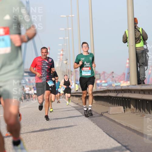 03.10.2026 - Köhlbrandbrückenlauf Jannik Wohlers http://msf.ph/oto/10711124 03.10.2026 09:46:06 Position 3 1359 meine-sportfotos.de