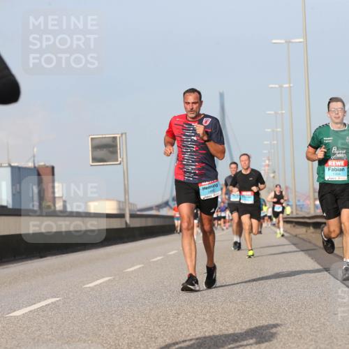 03.10.2026 - Köhlbrandbrückenlauf Jannik Wohlers http://msf.ph/oto/10711168 03.10.2026 09:46:10 Position 3 2319, 1890, 1359 meine-sportfotos.de