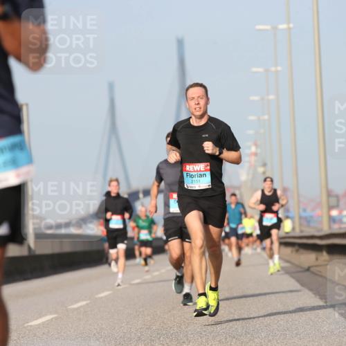 03.10.2026 - Köhlbrandbrückenlauf Jannik Wohlers http://msf.ph/oto/10711209 03.10.2026 09:46:12 Position 3 2151 meine-sportfotos.de