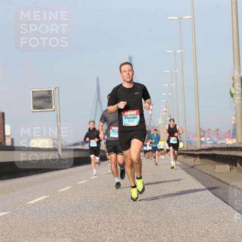 03.10.2026 - Köhlbrandbrückenlauf Jannik Wohlers http://msf.ph/oto/10711223 03.10.2026 09:46:13 Position 3 2151 meine-sportfotos.de