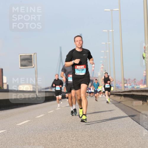 03.10.2026 - Köhlbrandbrückenlauf Jannik Wohlers http://msf.ph/oto/10711228 03.10.2026 09:46:14 Position 3 2151 meine-sportfotos.de
