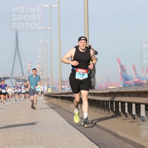 03.10.2026 - Köhlbrandbrückenlauf Jannik Wohlers http://msf.ph/oto/10711242 03.10.2026 09:46:21 Position 3 1253 meine-sportfotos.de