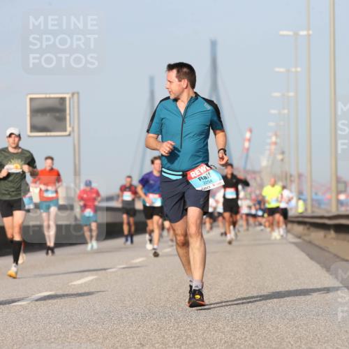 03.10.2026 - Köhlbrandbrückenlauf Jannik Wohlers http://msf.ph/oto/10711300 03.10.2026 09:46:27 Position 3 2254 meine-sportfotos.de