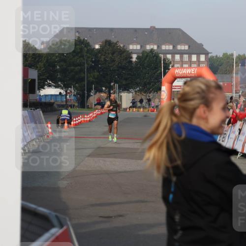 03.10.2026 - Köhlbrandbrückenlauf Mo-Foto http://msf.ph/oto/10741673 03.10.2026 09:41:47 Ziel 2, 60 meine-sportfotos.de