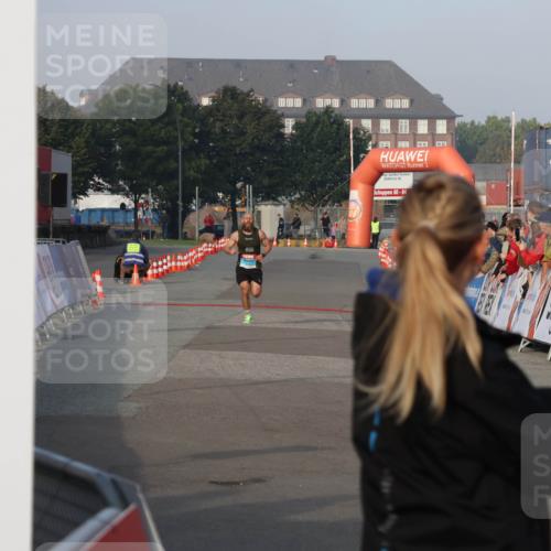 03.10.2026 - Köhlbrandbrückenlauf Mo-Foto http://msf.ph/oto/10741676 03.10.2026 09:41:48 Ziel 2, 60, 64 meine-sportfotos.de