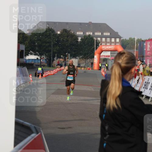 03.10.2026 - Köhlbrandbrückenlauf Mo-Foto http://msf.ph/oto/10741693 03.10.2026 09:41:51 Ziel 2, 60, 64 meine-sportfotos.de