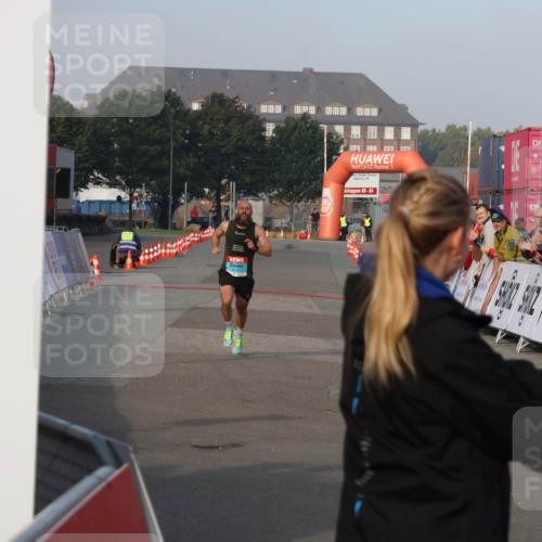 03.10.2026 - Köhlbrandbrückenlauf Mo-Foto http://msf.ph/oto/10741696 03.10.2026 09:41:51 Ziel 2, 60, 64 meine-sportfotos.de