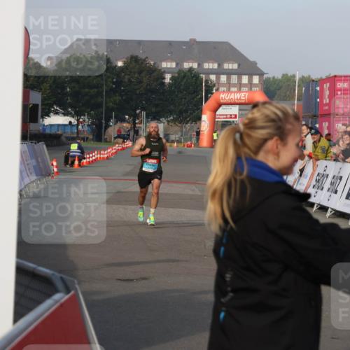 03.10.2026 - Köhlbrandbrückenlauf Mo-Foto http://msf.ph/oto/10741699 03.10.2026 09:41:52 Ziel 2100, 2, 60, 64 meine-sportfotos.de