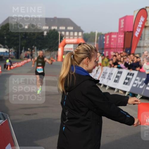 03.10.2026 - Köhlbrandbrückenlauf Mo-Foto http://msf.ph/oto/10741701 03.10.2026 09:41:52 Ziel 6926 meine-sportfotos.de
