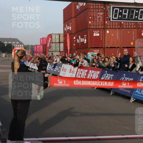 03.10.2026 - Köhlbrandbrückenlauf Mo-Foto http://msf.ph/oto/10741706 03.10.2026 09:41:55 Ziel 0, 48, 09, 345, 340, 2100 meine-sportfotos.de