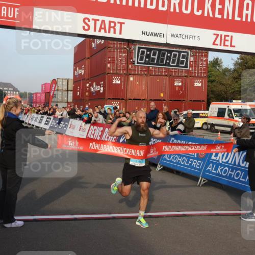 03.10.2026 - Köhlbrandbrückenlauf Mo-Foto http://msf.ph/oto/10741718 03.10.2026 09:41:57 Ziel 5, 0, 48, 05, 940, 2100, 2100 meine-sportfotos.de