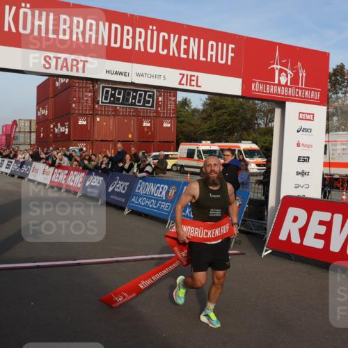 03.10.2026 - Köhlbrandbrückenlauf Mo-Foto http://msf.ph/oto/10741724 03.10.2026 09:41:58 Ziel 5, 0, 98, 05, 340, 2100 meine-sportfotos.de