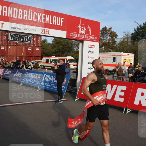 03.10.2026 - Köhlbrandbrückenlauf Mo-Foto http://msf.ph/oto/10741726 03.10.2026 09:41:58 Ziel 5, 0, 48, 06, 2100 meine-sportfotos.de