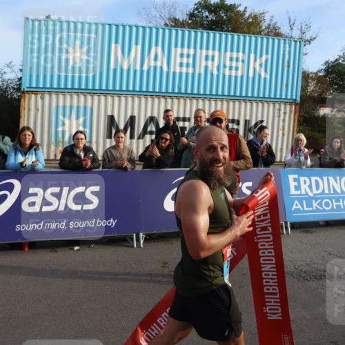 03.10.2026 - Köhlbrandbrückenlauf Mo-Foto http://msf.ph/oto/10741740 03.10.2026 09:42:00 Ziel 2100 meine-sportfotos.de