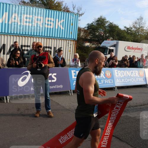03.10.2026 - Köhlbrandbrückenlauf Mo-Foto http://msf.ph/oto/10741743 03.10.2026 09:42:01 Ziel 2100 meine-sportfotos.de